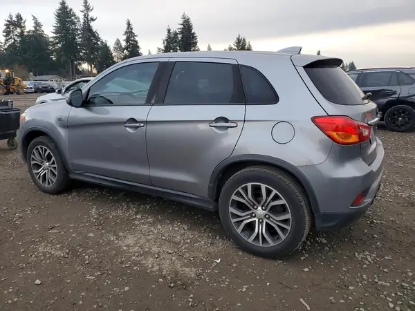JA4AR3AU6JZ012920 2018 MITSUBISHI OUTLANDER - Image 2