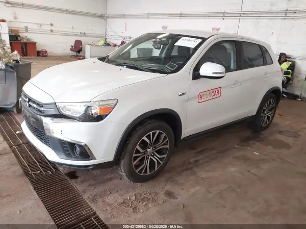 JA4AR3AU6JZ014117 2018 MITSUBISHI OUTLANDER - Image 2