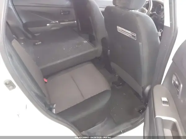 JA4AR3AU6JZ014117 2018 MITSUBISHI OUTLANDER - Image 8