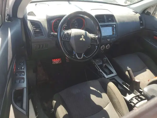 JA4AR3AU6JZ021181 2018 MITSUBISHI OUTLANDER - Image 8