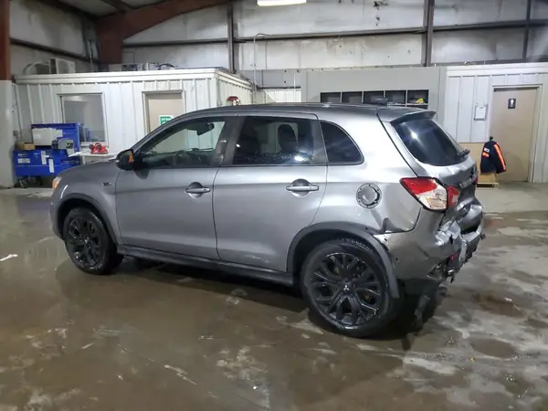 JA4AR3AU6JZ025358 2018 MITSUBISHI OUTLANDER - Image 2