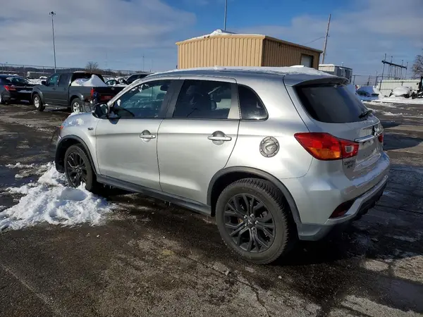 JA4AR3AU6JZ028289 2018 MITSUBISHI OUTLANDER - Image 2