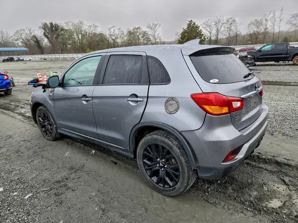 JA4AR3AU6JZ028616 2018 MITSUBISHI OUTLANDER - Image 2