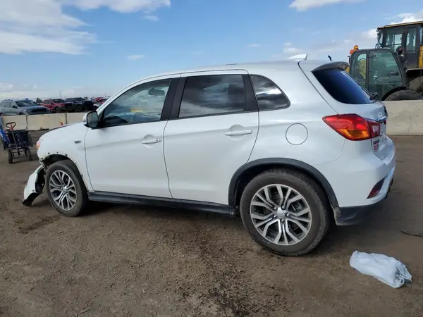 JA4AR3AU6KU001009 2019 MITSUBISHI OUTLANDER - Image 2