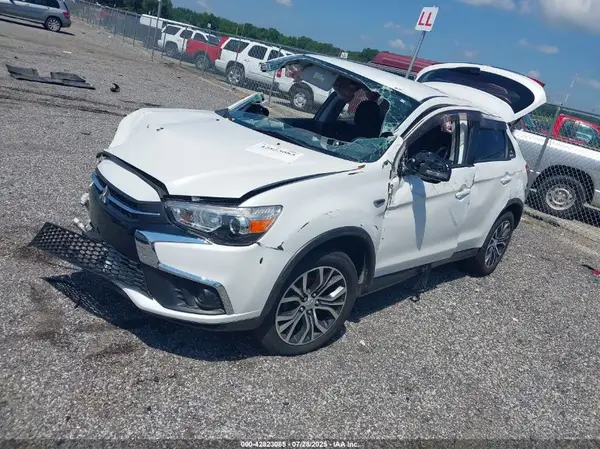 JA4AR3AU6KU036116 2019 MITSUBISHI OUTLANDER - Image 2