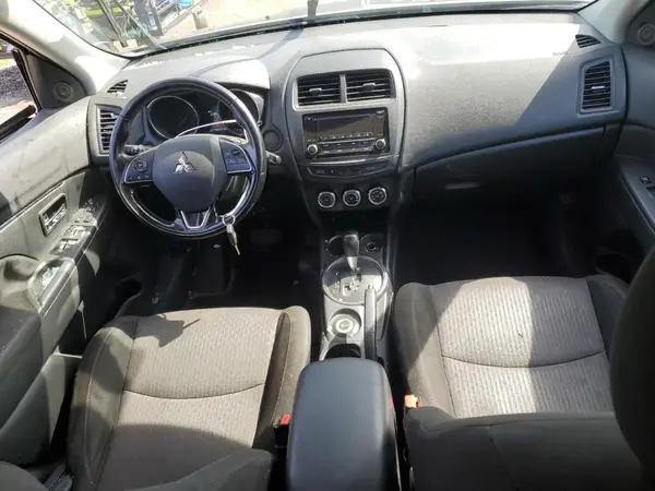 JA4AR3AU7HZ000656 2017 MITSUBISHI OUTLANDER - Image 8