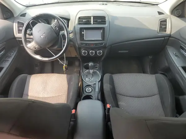 JA4AR3AU7HZ000947 2017 MITSUBISHI OUTLANDER - Image 8