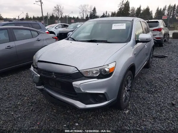 JA4AR3AU7HZ003766 2017 MITSUBISHI OUTLANDER - Image 2