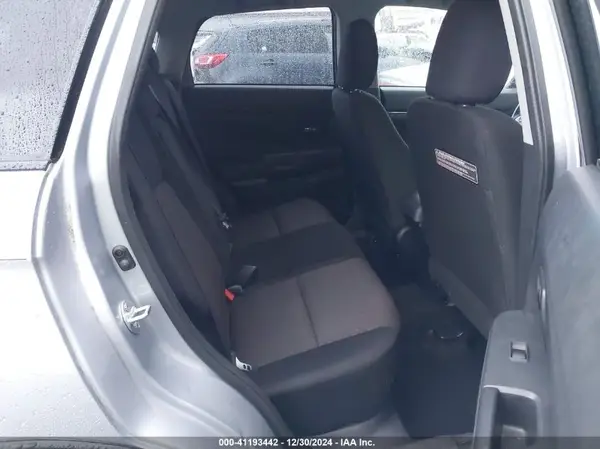 JA4AR3AU7HZ003766 2017 MITSUBISHI OUTLANDER - Image 8
