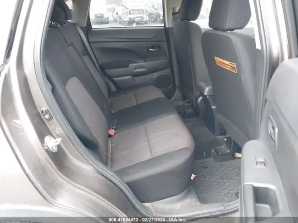 JA4AR3AU7HZ006747 2017 MITSUBISHI OUTLANDER - Image 8