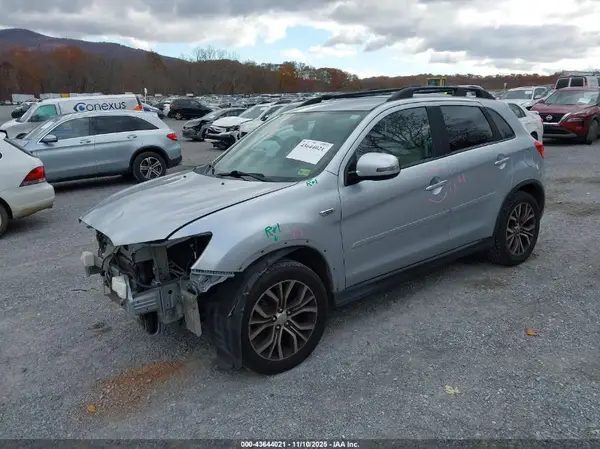 JA4AR3AU7HZ022320 2017 MITSUBISHI OUTLANDER - Image 2