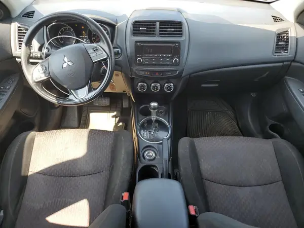 JA4AR3AU7HZ025217 2017 MITSUBISHI OUTLANDER - Image 8