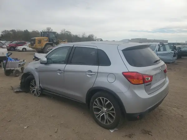 JA4AR3AU7HZ027680 2017 MITSUBISHI OUTLANDER - Image 2