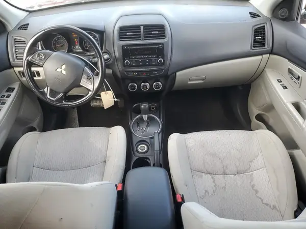 JA4AR3AU7HZ031373 2017 MITSUBISHI OUTLANDER - Image 8