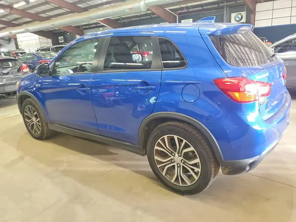 JA4AR3AU7HZ031616 2017 MITSUBISHI OUTLANDER - Image 2