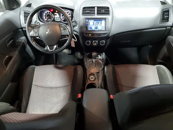 JA4AR3AU7HZ033866 2017 MITSUBISHI OUTLANDER - Image 8
