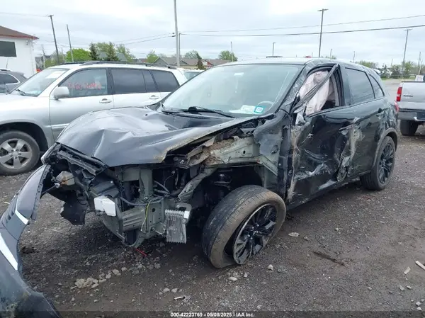 JA4AR3AU7HZ036718 2017 MITSUBISHI OUTLANDER - Image 2