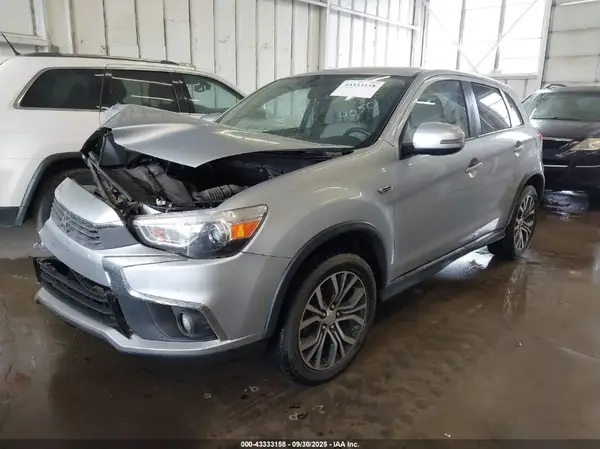 JA4AR3AU7HZ040509 2017 MITSUBISHI OUTLANDER - Image 2