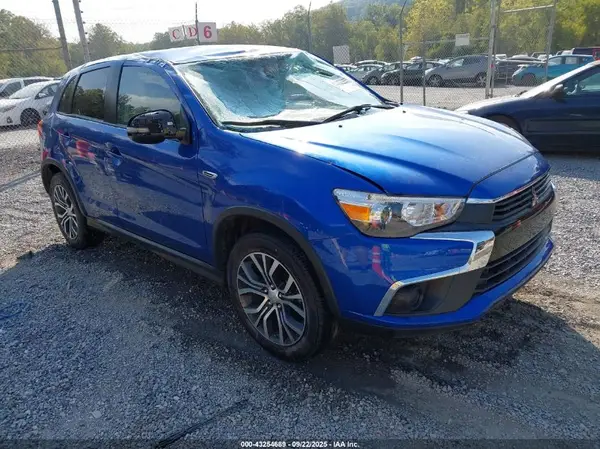 JA4AR3AU7HZ042258 2017 MITSUBISHI OUTLANDER - Image 1
