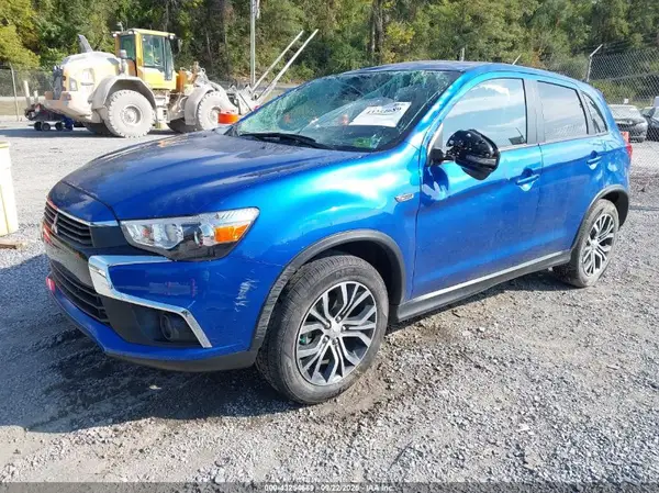 JA4AR3AU7HZ042258 2017 MITSUBISHI OUTLANDER - Image 2