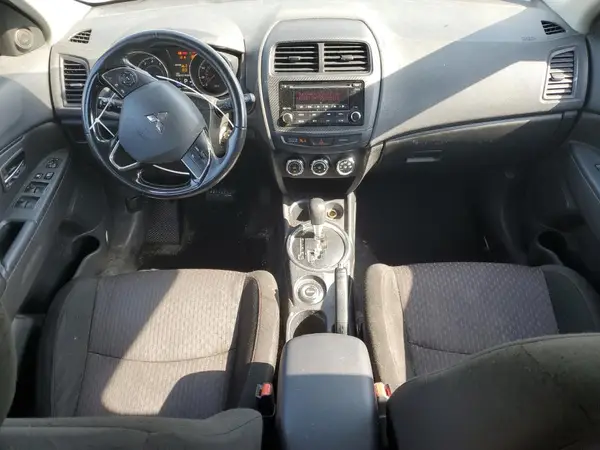JA4AR3AU7HZ046200 2017 MITSUBISHI OUTLANDER - Image 8