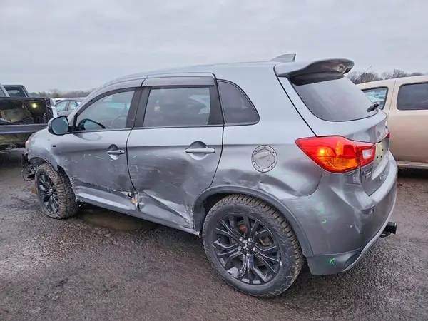 JA4AR3AU7HZ060503 2017 MITSUBISHI OUTLANDER - Image 2