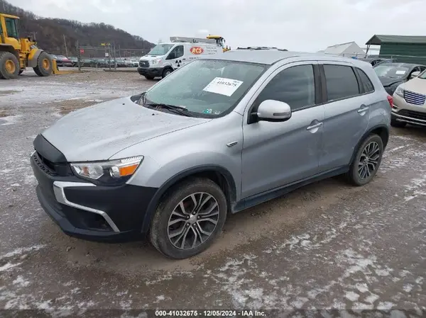 JA4AR3AU7HZ067693 2017 MITSUBISHI OUTLANDER - Image 2