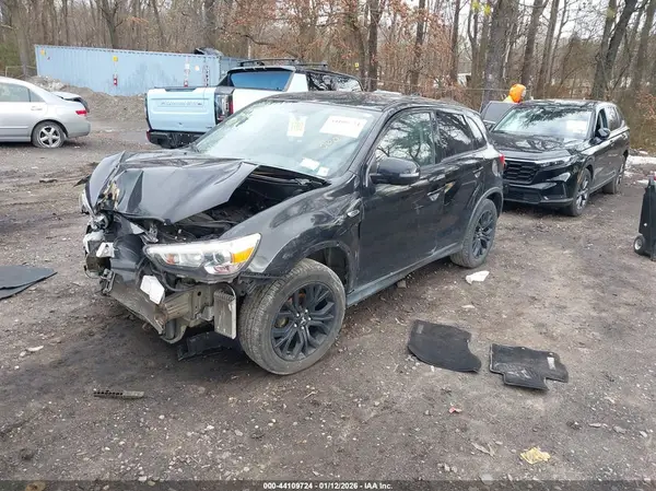 JA4AR3AU7HZ068259 2017 MITSUBISHI OUTLANDER - Image 2