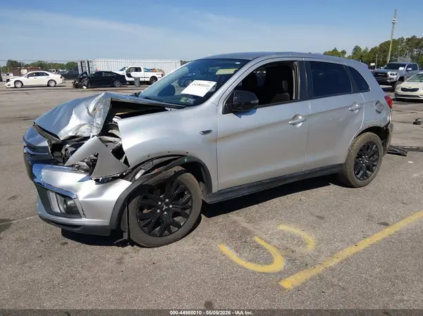 JA4AR3AU7JU003902 2018 MITSUBISHI OUTLANDER - Image 2