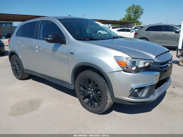 JA4AR3AU7JU004161 2018 MITSUBISHI OUTLANDER - Image 1