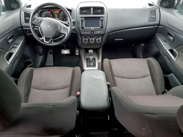 JA4AR3AU7JU004788 2018 MITSUBISHI OUTLANDER - Image 8