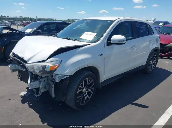 JA4AR3AU7JU006394 2018 MITSUBISHI OUTLANDER - Image 2