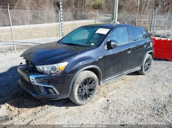 JA4AR3AU7JU006489 2018 MITSUBISHI OUTLANDER - Image 2