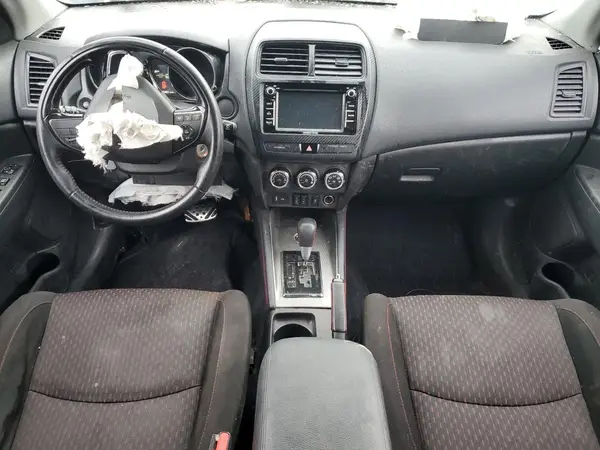JA4AR3AU7JU007917 2018 MITSUBISHI OUTLANDER - Image 8