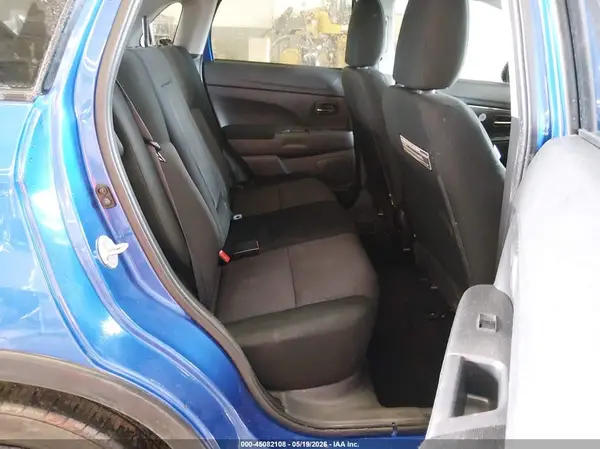 JA4AR3AU7JU008193 2018 MITSUBISHI OUTLANDER - Image 8