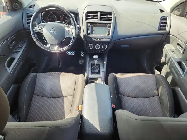 JA4AR3AU7JU009053 2018 MITSUBISHI OUTLANDER - Image 8