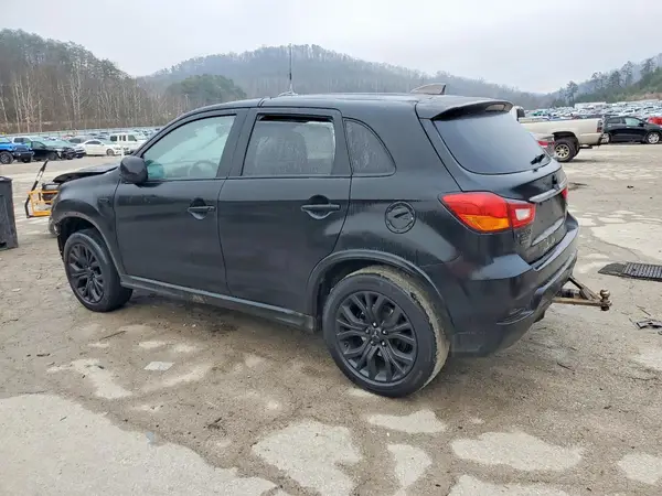 JA4AR3AU7JU009151 2018 MITSUBISHI OUTLANDER - Image 2