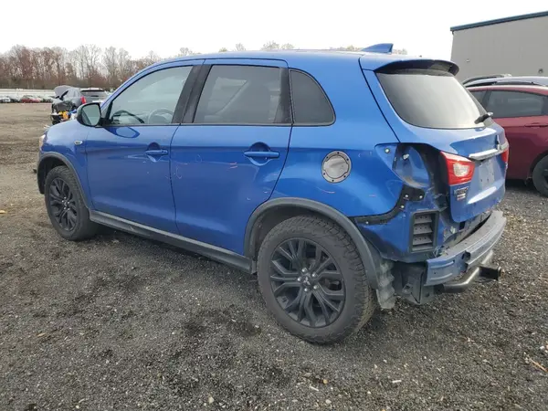 JA4AR3AU7JU010252 2018 MITSUBISHI OUTLANDER - Image 2