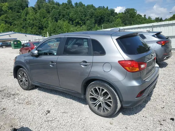 JA4AR3AU7JU012048 2018 MITSUBISHI OUTLANDER - Image 2