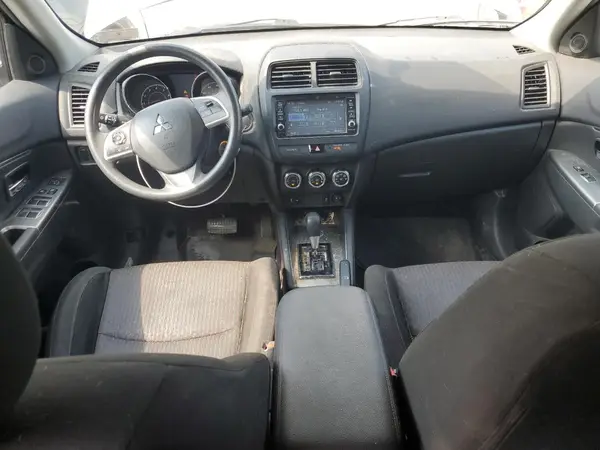 JA4AR3AU7JU012048 2018 MITSUBISHI OUTLANDER - Image 8