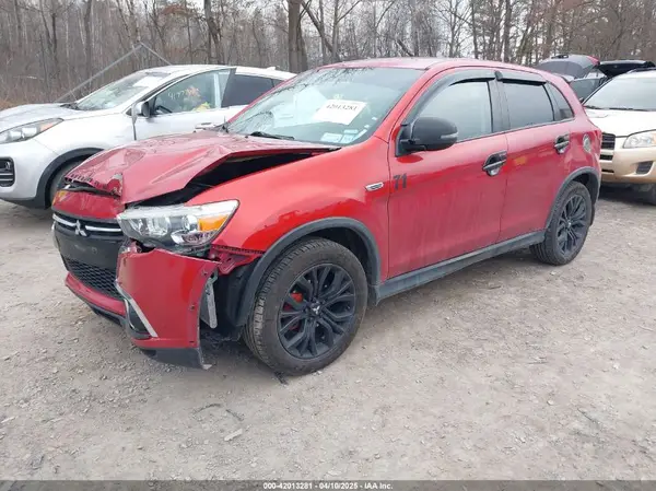 JA4AR3AU7JU014799 2018 MITSUBISHI OUTLANDER - Image 2
