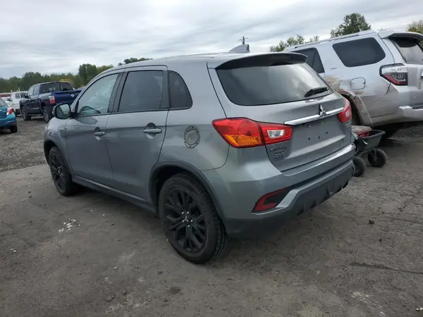 JA4AR3AU7JU014897 2018 MITSUBISHI OUTLANDER - Image 2