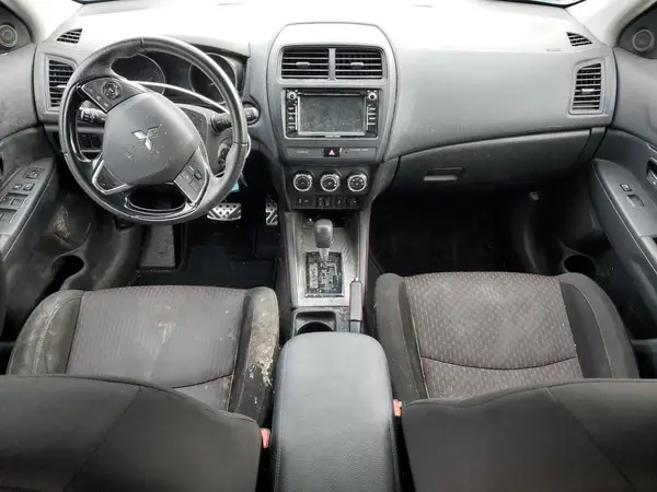JA4AR3AU7JU014897 2018 MITSUBISHI OUTLANDER - Image 8