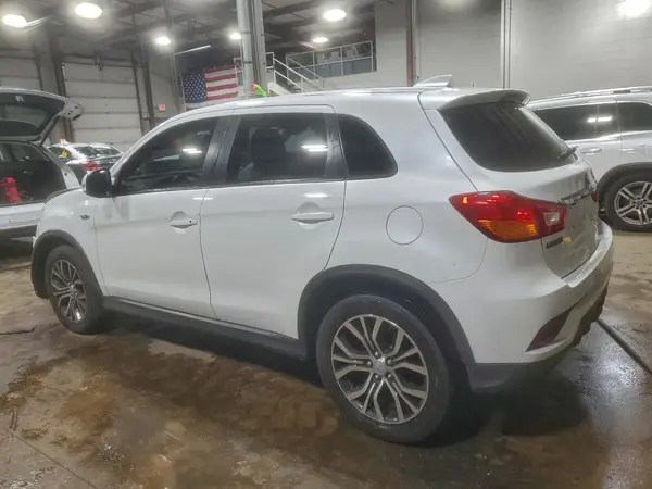 JA4AR3AU7JU022109 2018 MITSUBISHI OUTLANDER - Image 2