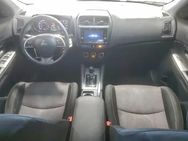 JA4AR3AU7JU022109 2018 MITSUBISHI OUTLANDER - Image 8
