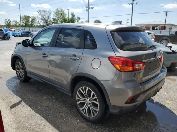JA4AR3AU7JU025687 2018 MITSUBISHI OUTLANDER - Image 2