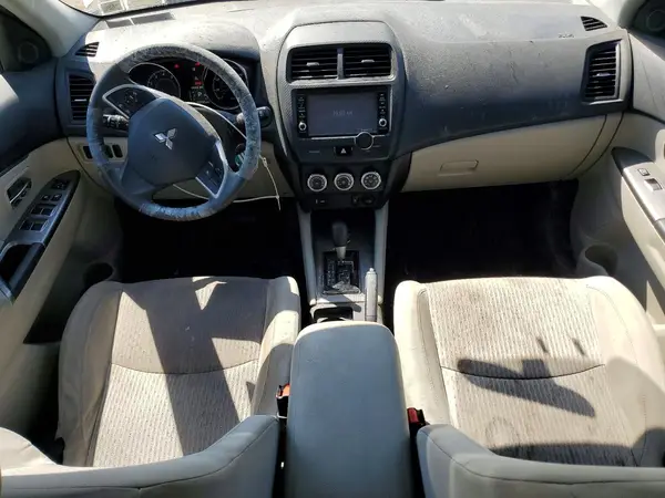 JA4AR3AU7JZ003353 2018 MITSUBISHI OUTLANDER - Image 8