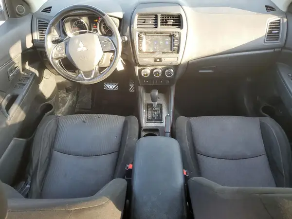 JA4AR3AU7JZ024946 2018 MITSUBISHI OUTLANDER - Image 8