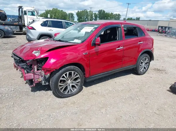 JA4AR3AU7JZ028785 2018 MITSUBISHI OUTLANDER - Image 2