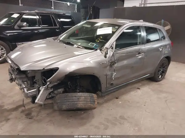 JA4AR3AU7KU014898 2019 MITSUBISHI OUTLANDER - Image 2